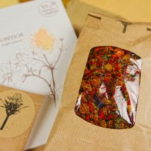 détail fleurs contenu du kit teinture et mordançage